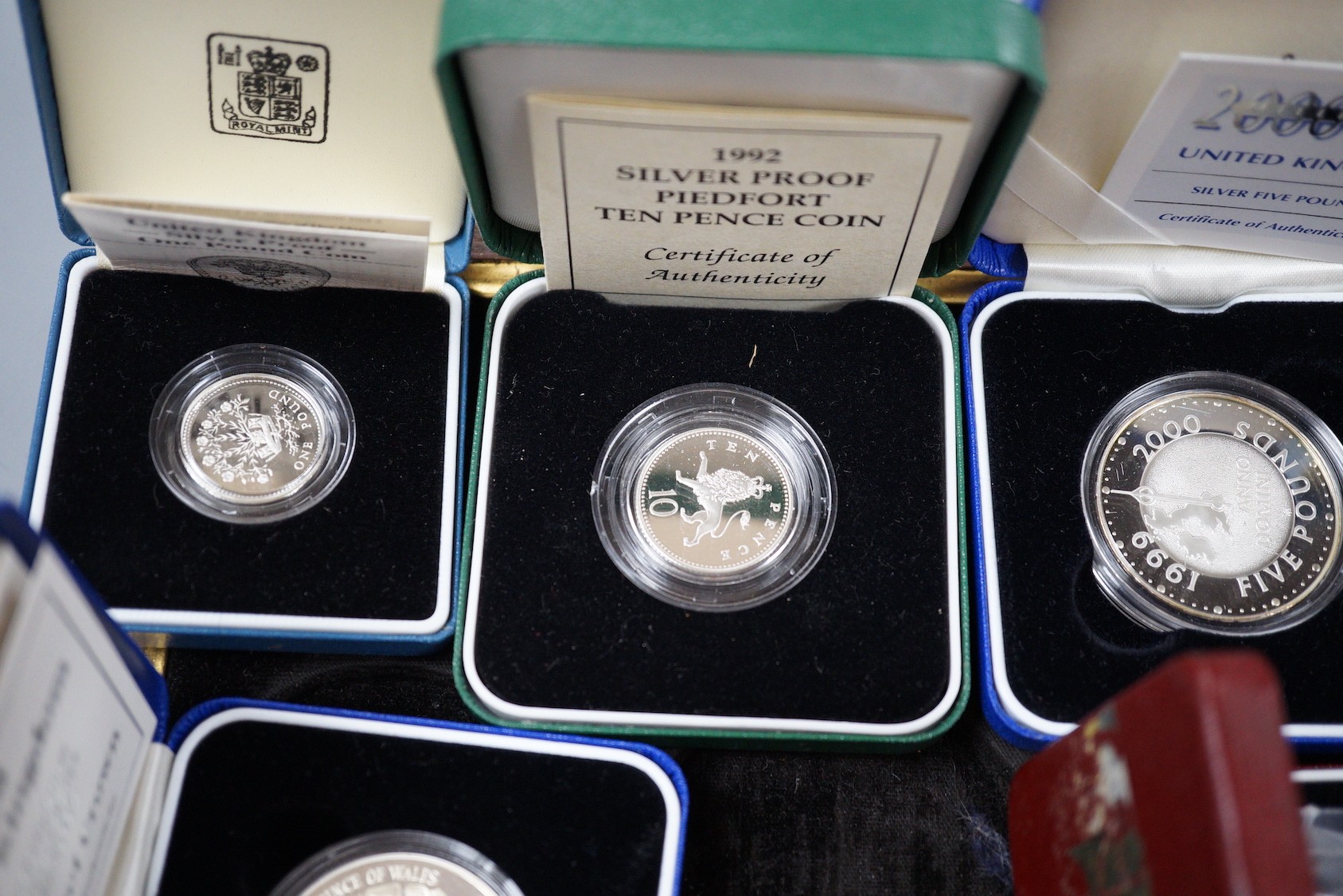 Royal mint UK silver proof coins, to include 1998 crown, 1983 £1, 1986 £1,1992 piedfort 10p coin, 2000 millennium £5, 1997 memory of Diana Princess of Wales £5 and 1981 Prince of Wales and lady Diana spencer commemorativ